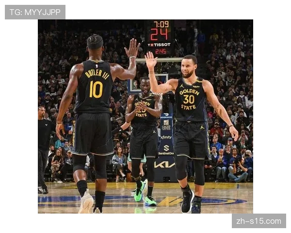 库里空砍48分创纪录难救主，勇士131-136不敌开拓者遭赛季三杀